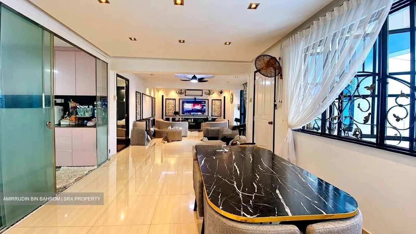 Blk 323 Woodlands Street 32 (Woodlands), HDB Executive #628341121